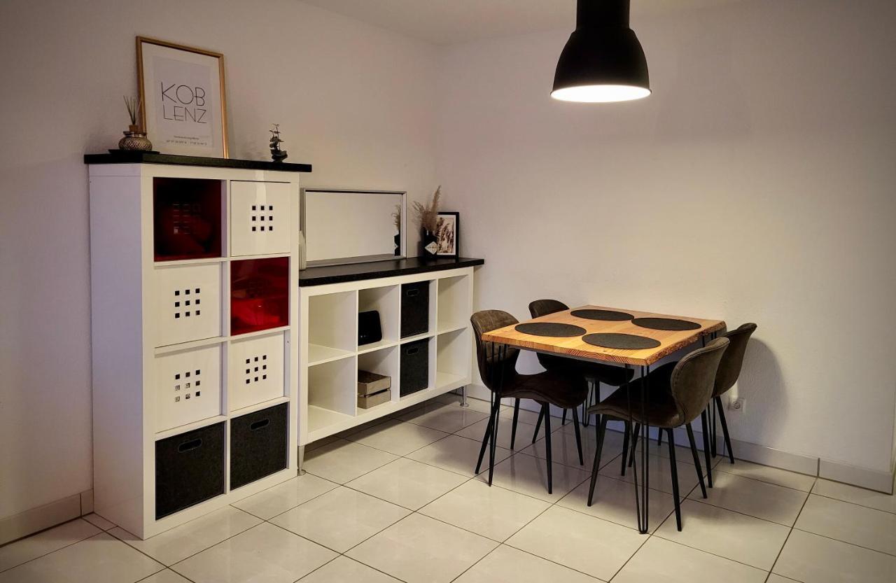 Schoene Und Ruhige Wohnung Direkt An Der Mosel Koblenz  Exterior photo